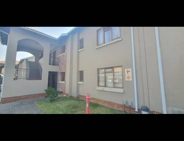 2 BEDROOM TOWNHOUSE FOR SALE IN MEYERSDAL